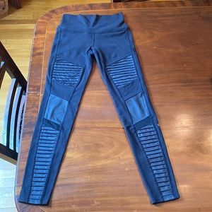 Alo Leggings.  Black.  Extra Small